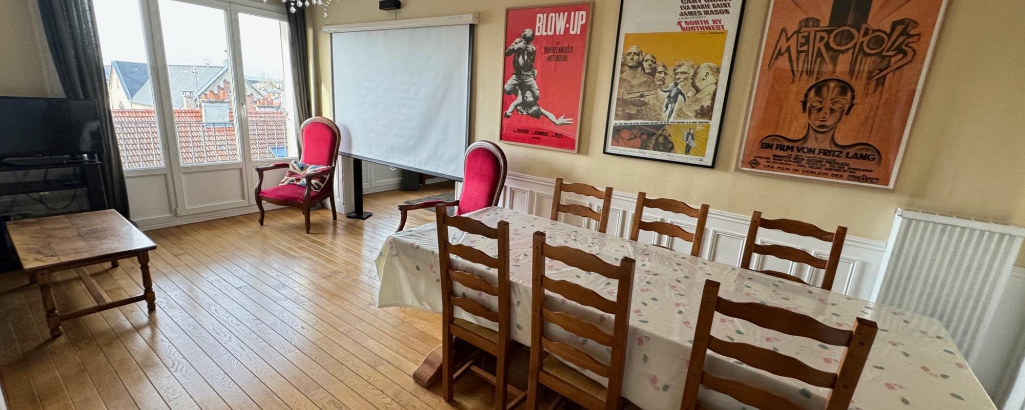 3 bedroom apartment next to Sciences-Po