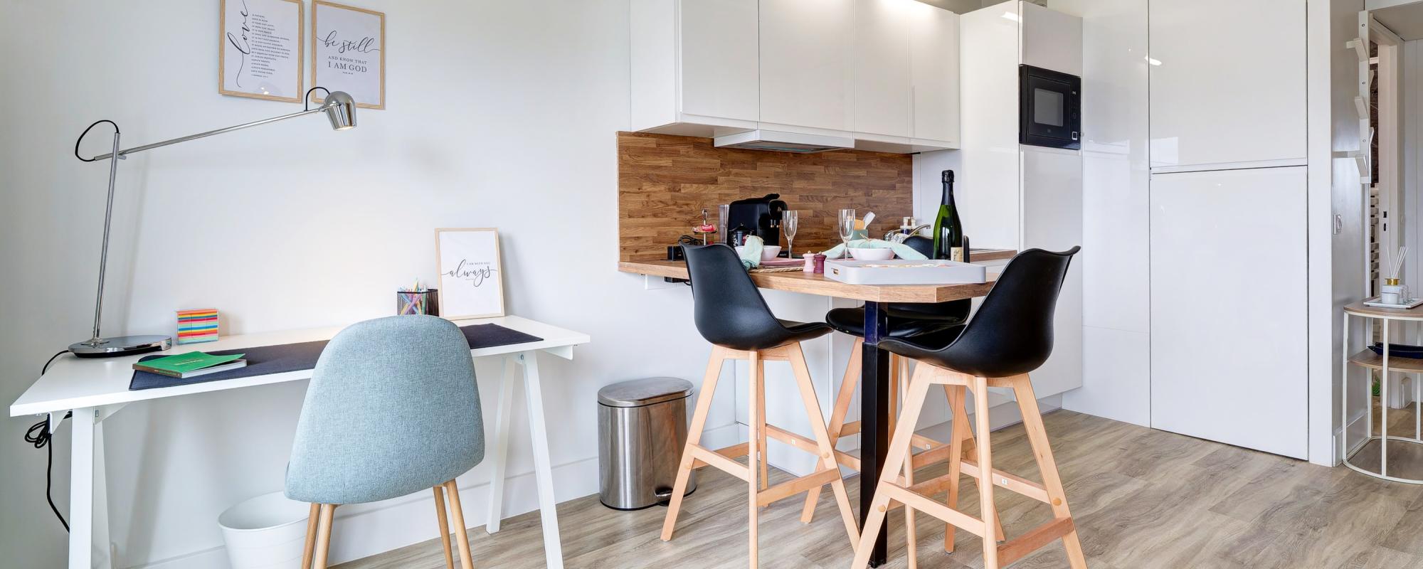 Gorgeous studio / EXCHANGE STUDENTS